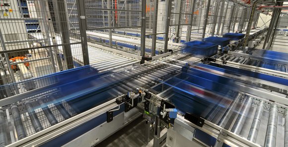 Modern conveyor systems for steadily growing online business! - Friedrich Lütze GmbH